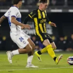 Peñarol y Defensor Sporting empataron 1-1