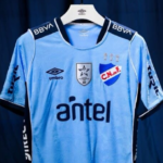 Nacional lanzó su tradicional camiseta celeste con guiño a récord mundial.